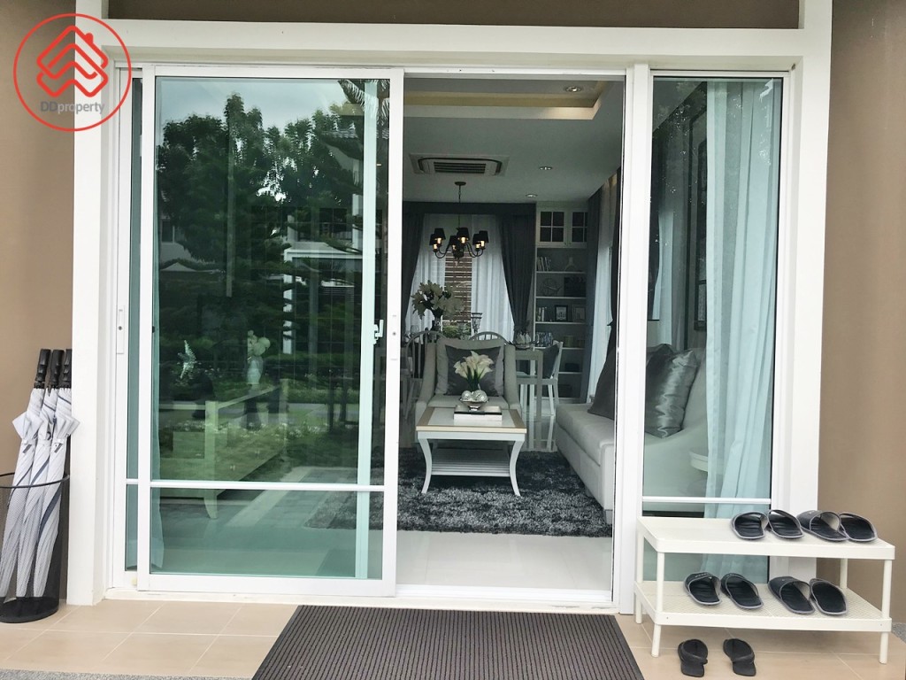 Passorn Theparak-Bangna Paradiz Poem_4799