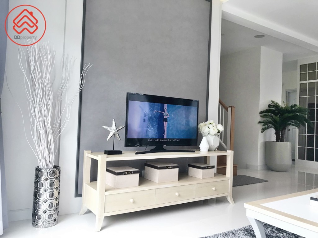 Passorn Theparak-Bangna Paradiz Poem_4800