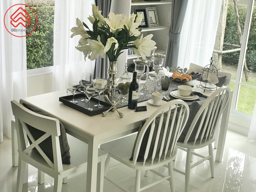 Passorn Theparak-Bangna Paradiz Poem_4810