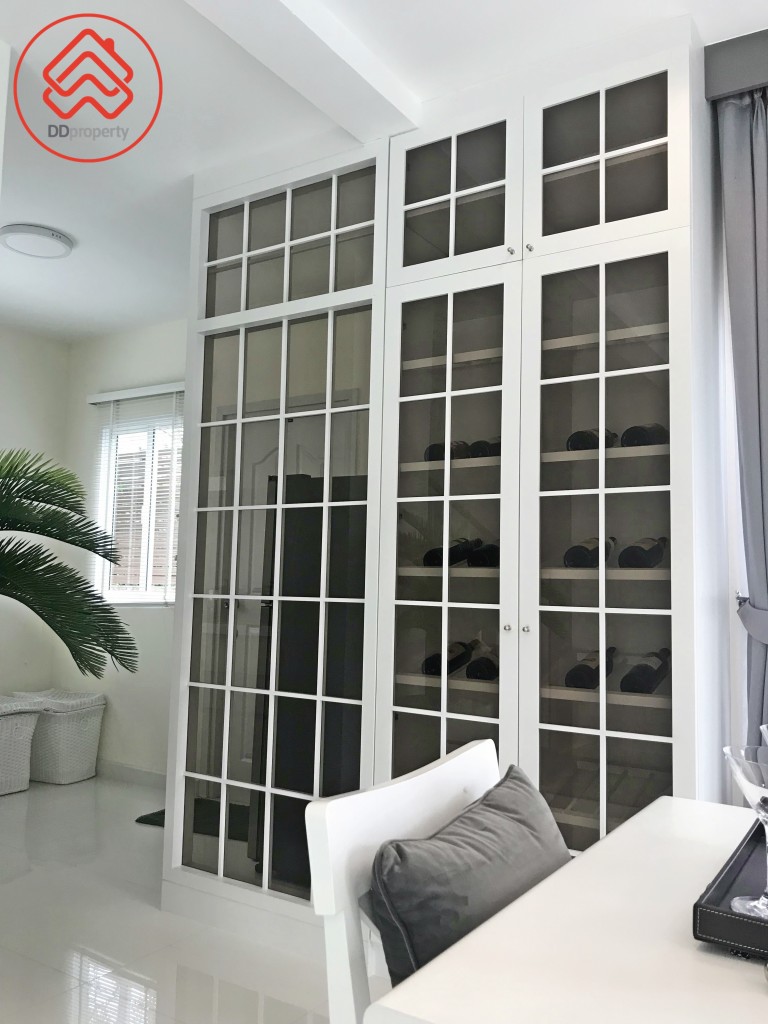 Passorn Theparak-Bangna Paradiz Poem_4815