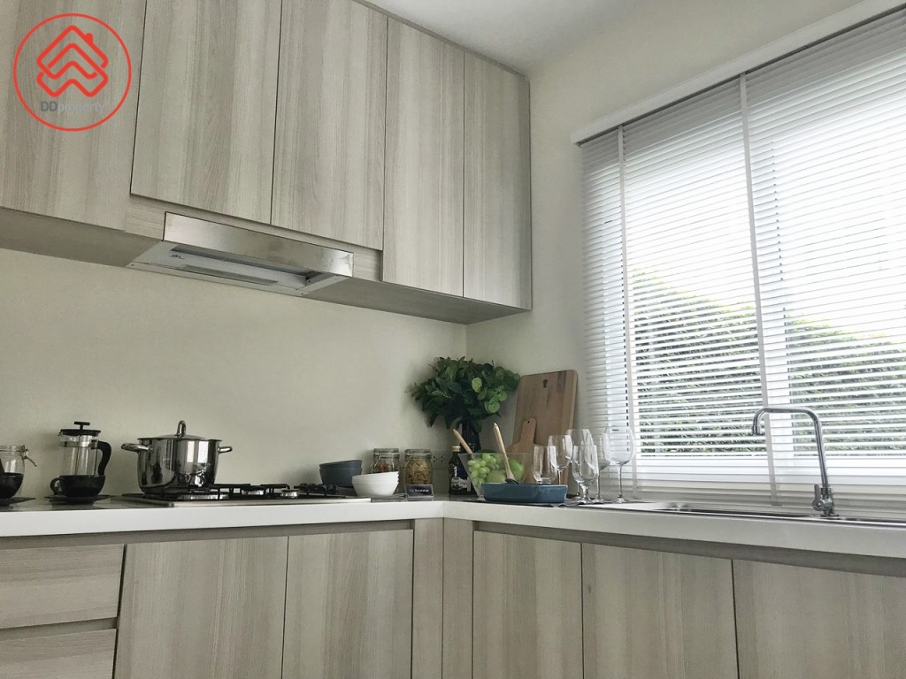 Passorn Theparak-Bangna Paradiz Poem_4825