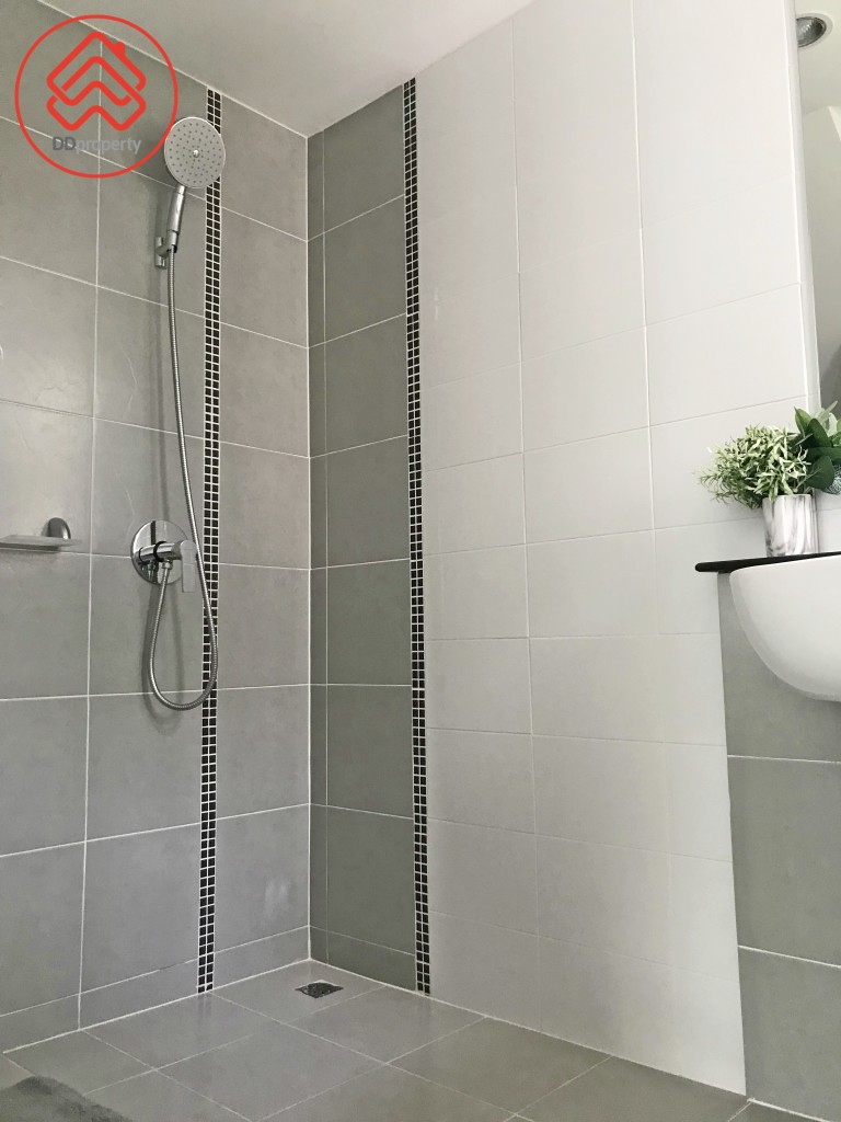 Passorn Theparak-Bangna Paradiz Poem_4837