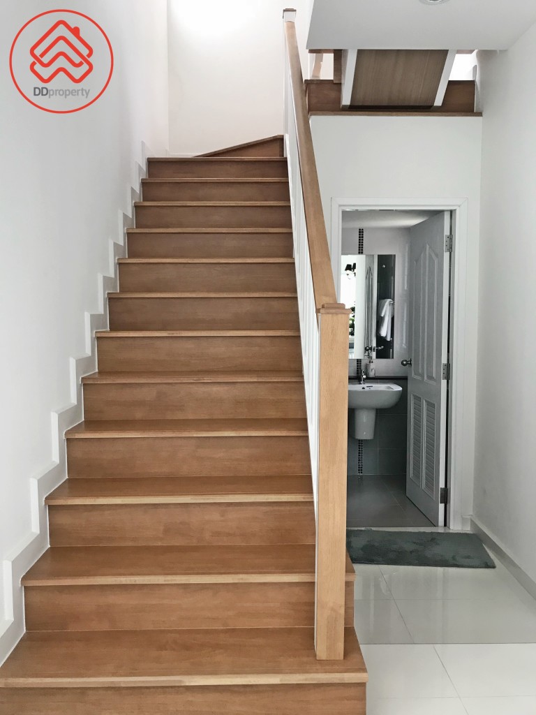 Passorn Theparak-Bangna Paradiz Poem_4838