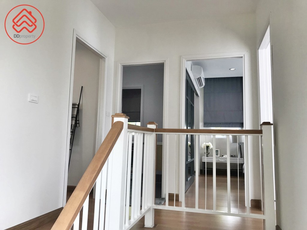 Passorn Theparak-Bangna Paradiz Poem_4844