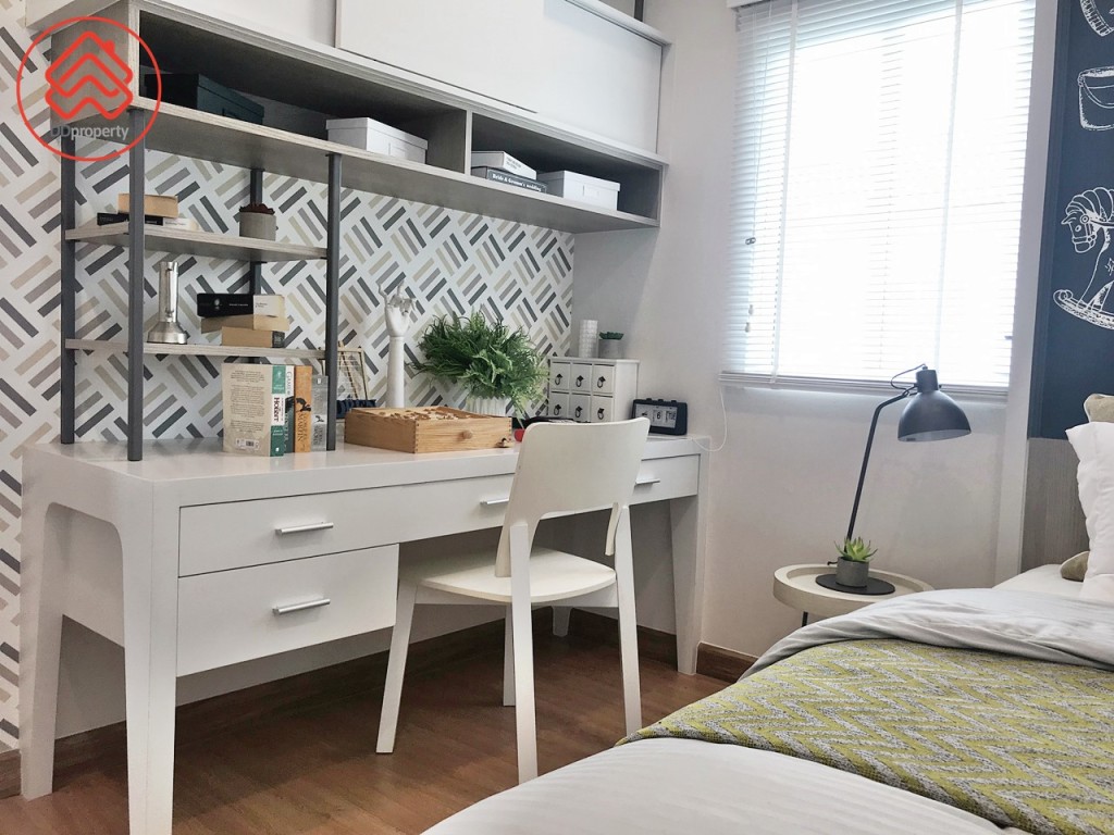 Passorn Theparak-Bangna Paradiz Poem_4849