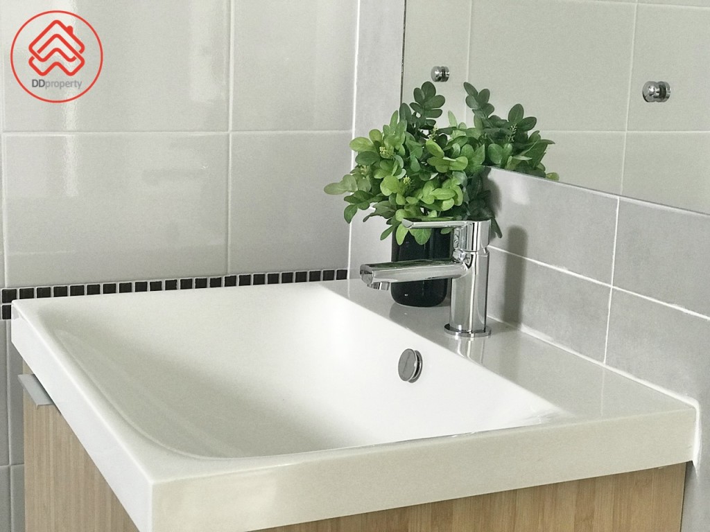 Passorn Theparak-Bangna Paradiz Poem_4857