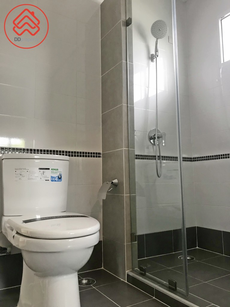 Passorn Theparak-Bangna Paradiz Poem_4858