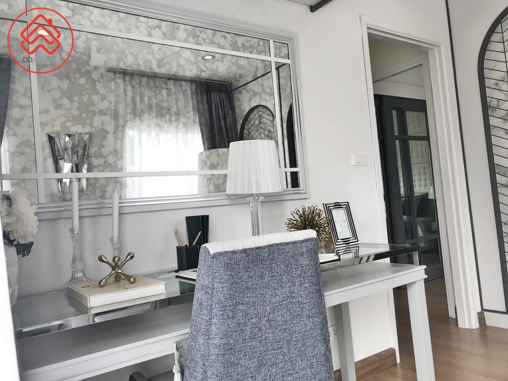 Passorn Theparak-Bangna Paradiz Poem_4891