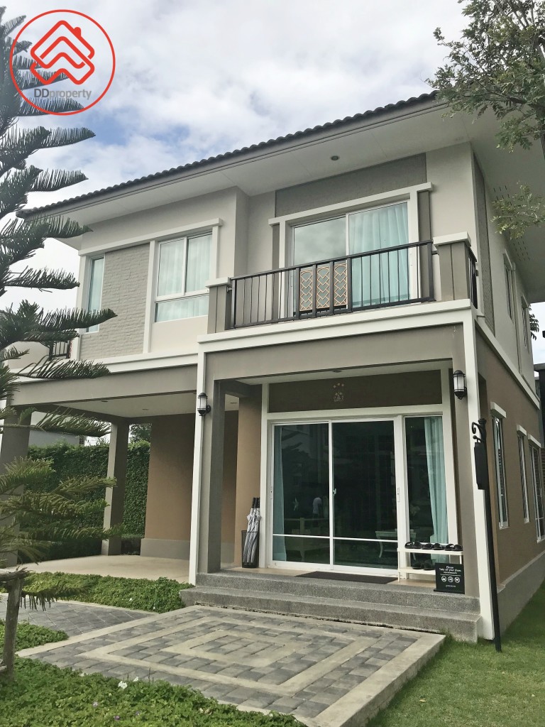 Passorn Theparak-Bangna Paradiz Poem_4897