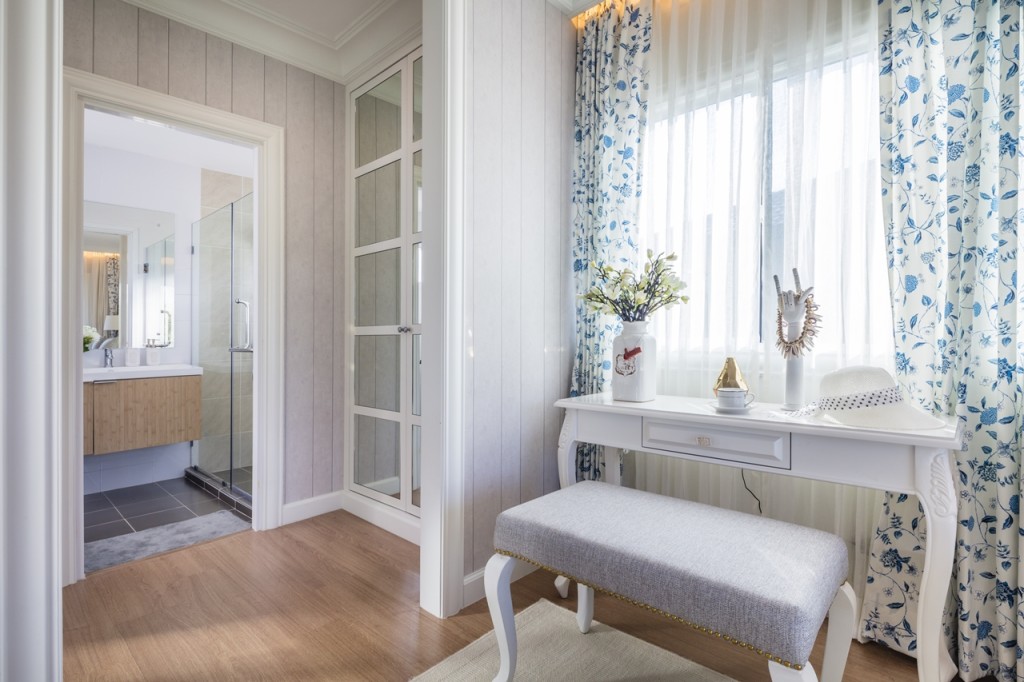 Passorn Prestige Jatuchot_Watcharaphon_Paradiz_02