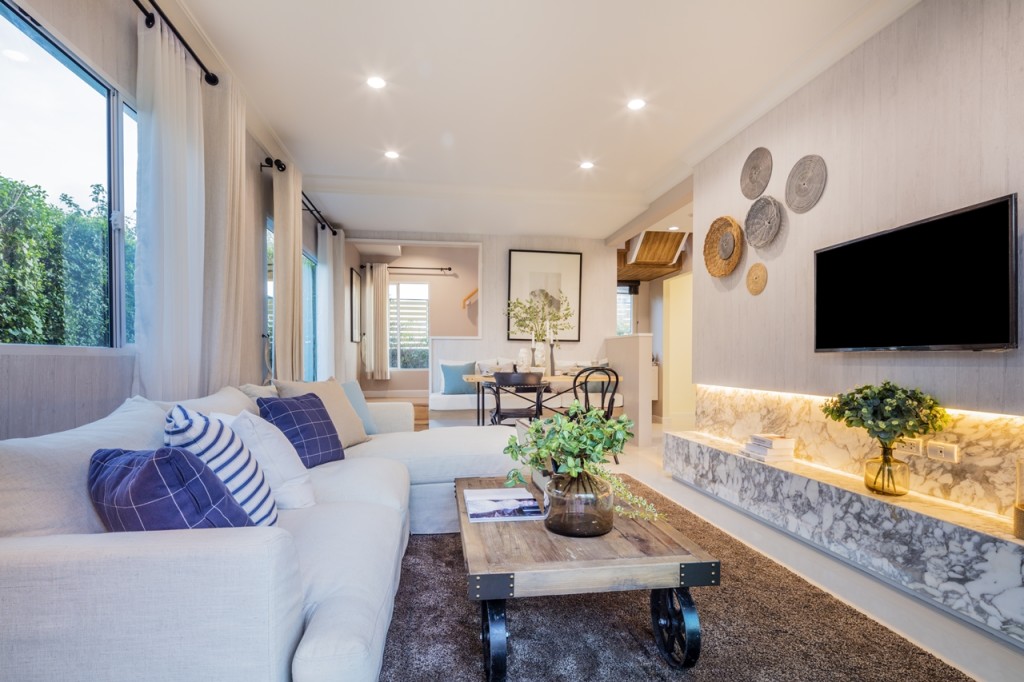 Passorn Prestige Jatuchot_Watcharaphon_Prezzo_01