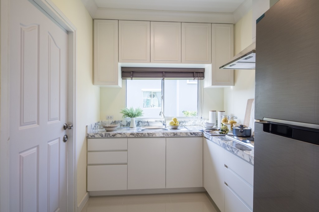 Passorn Prestige Jatuchot_Watcharaphon_Prezzo_03