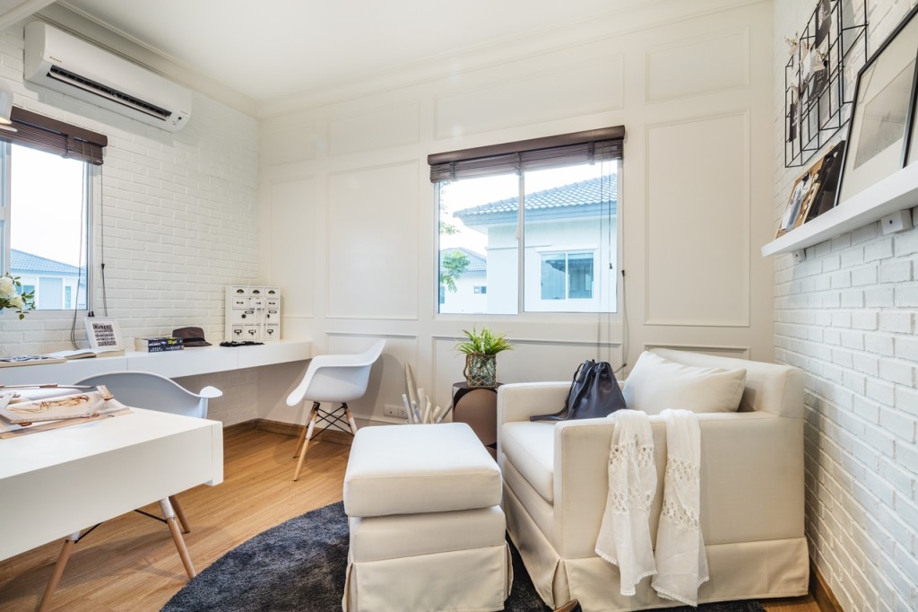 Passorn Prestige Jatuchot_Watcharaphon_Prezzo_05