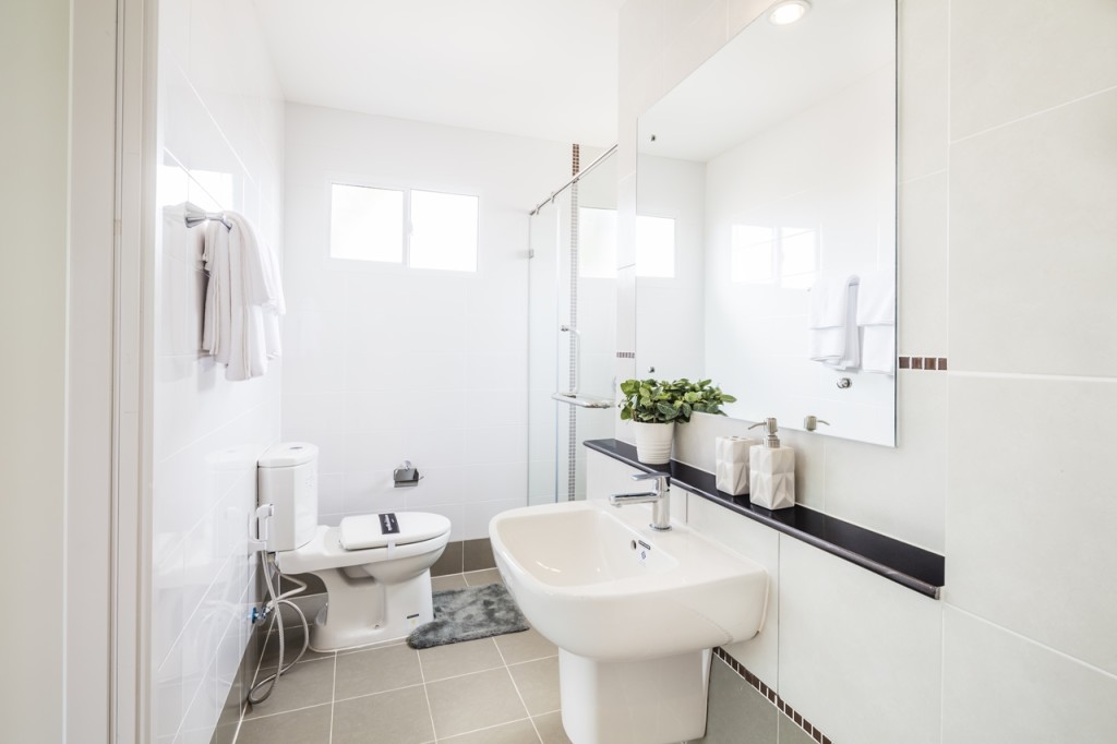 Passorn Prestige Jatuchot_Watcharaphon_Prezzo_08