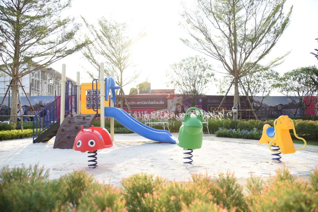Golden Town Bearing Station Playground