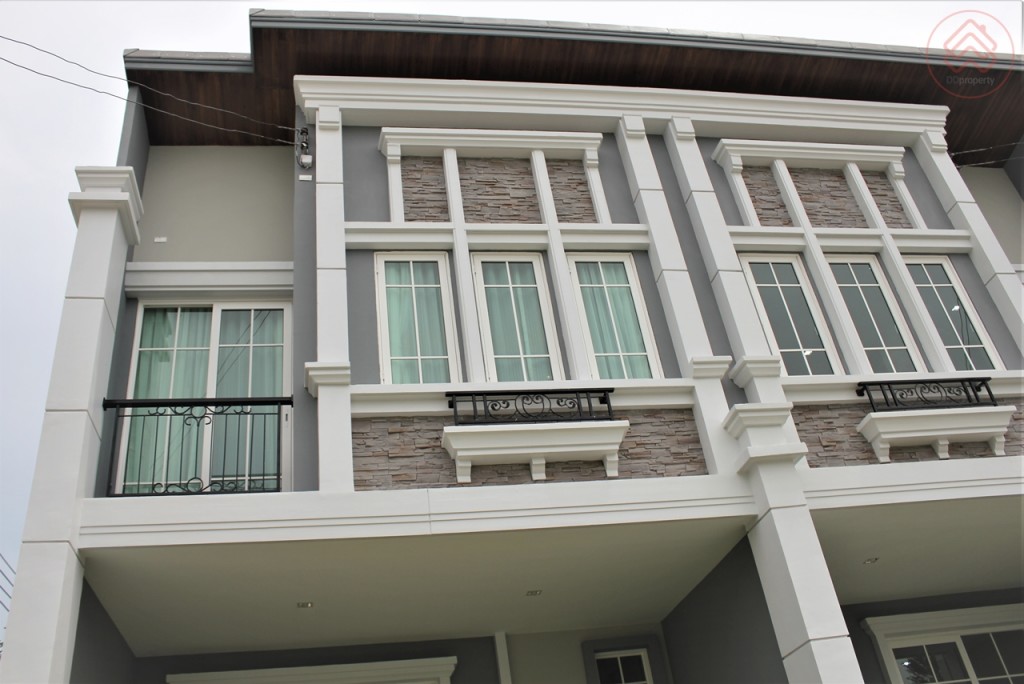 Golden_Town_Sukhumvit_Bearing_StationIMG_9276