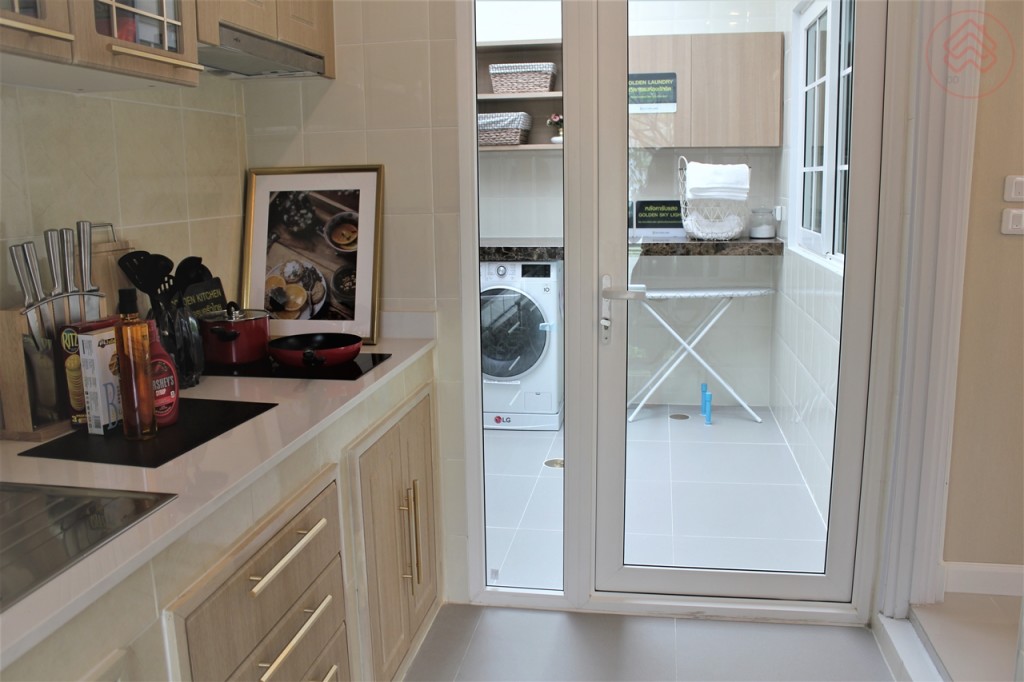 Golden_Town_Sukhumvit_Bearing_StationIMG_9305