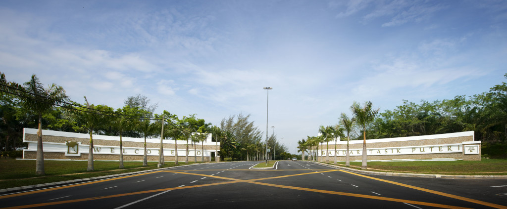 Bandar Tasik Puteri is marked as one of the up and coming locations in Rawang for its location and proximity to various amenities, such as the growing industrial estates in neighbouring Kundang, and AEON in Rawang. 