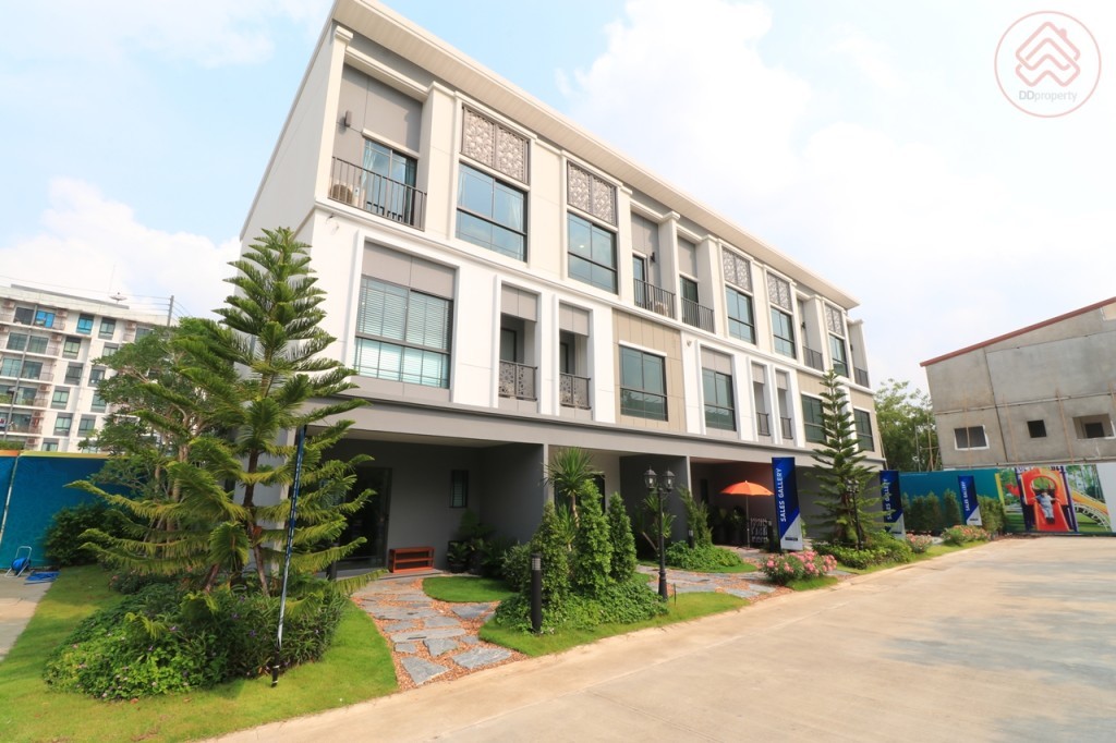 2_The_Metro_Ngamwongwan