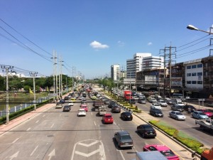  - 3 ทาวน์โฮมแนวรถไฟฟ้าสายสีชมพู ทำเลดีน่าอยู่ต้อนรับเดือนแห่งความรัก