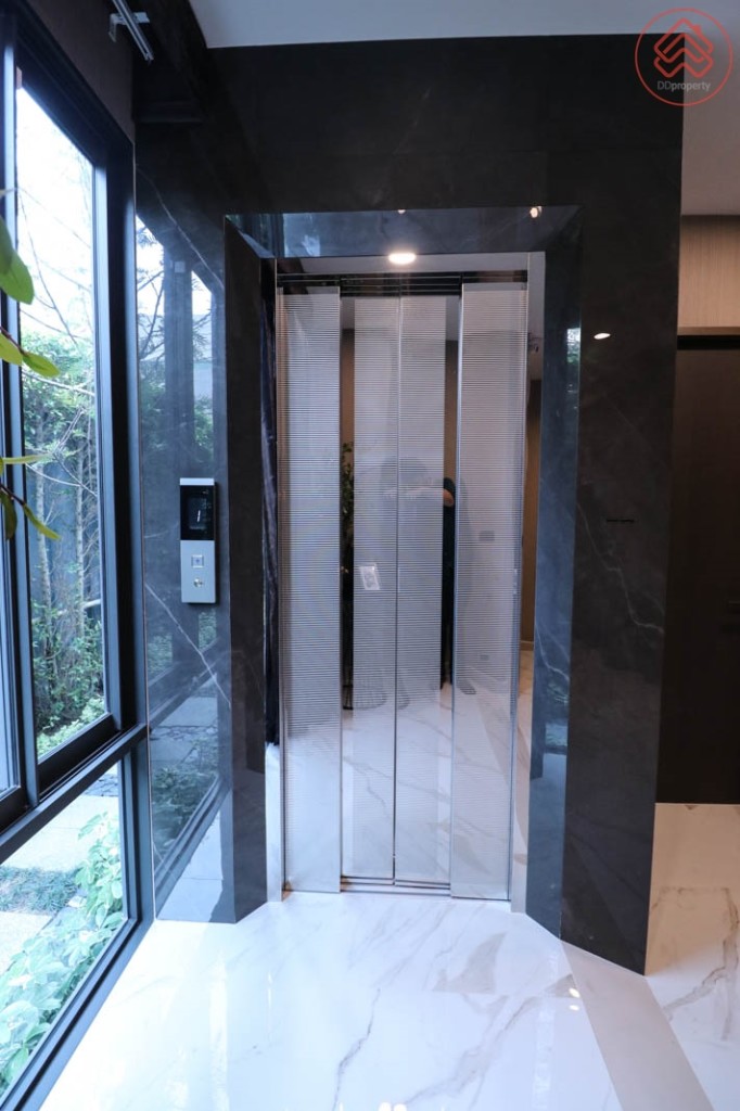 The_Root_Jatujak-Ratchada_Location7IMG_9538