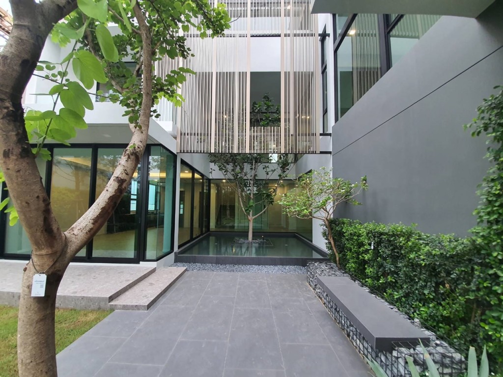 Nantawan_Rama_9_Srinakarin06