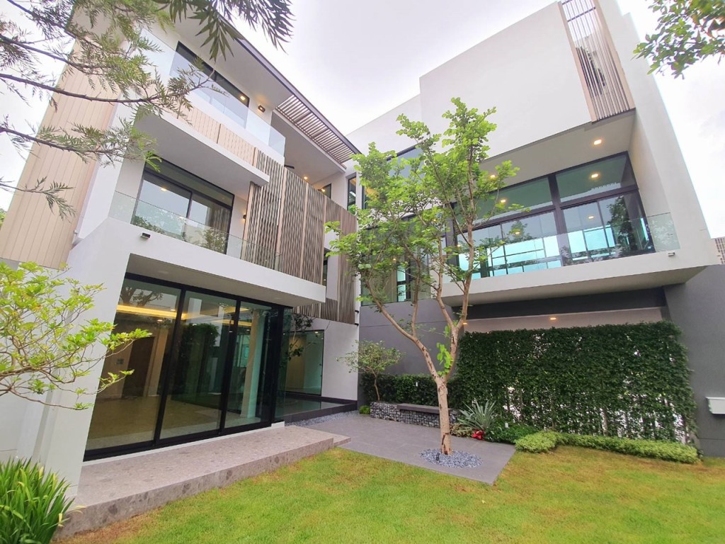 Nantawan_Rama_9_Srinakarin08