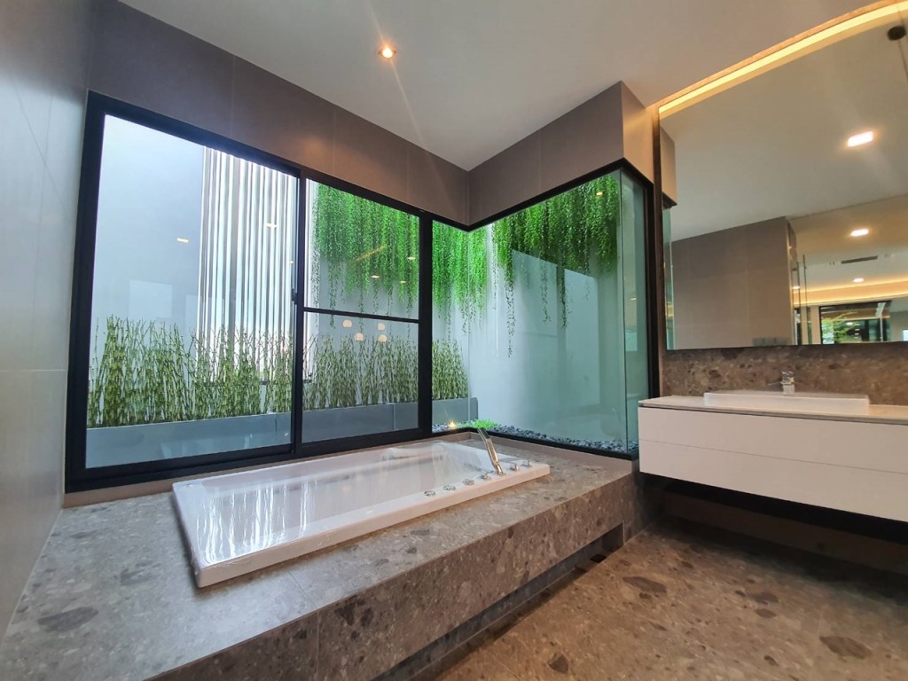 Nantawan_Rama_9_Srinakarin09