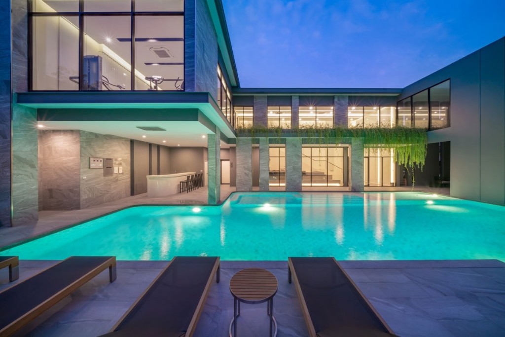 Baan_Klang_Muang_Bangna_Wongwaen14