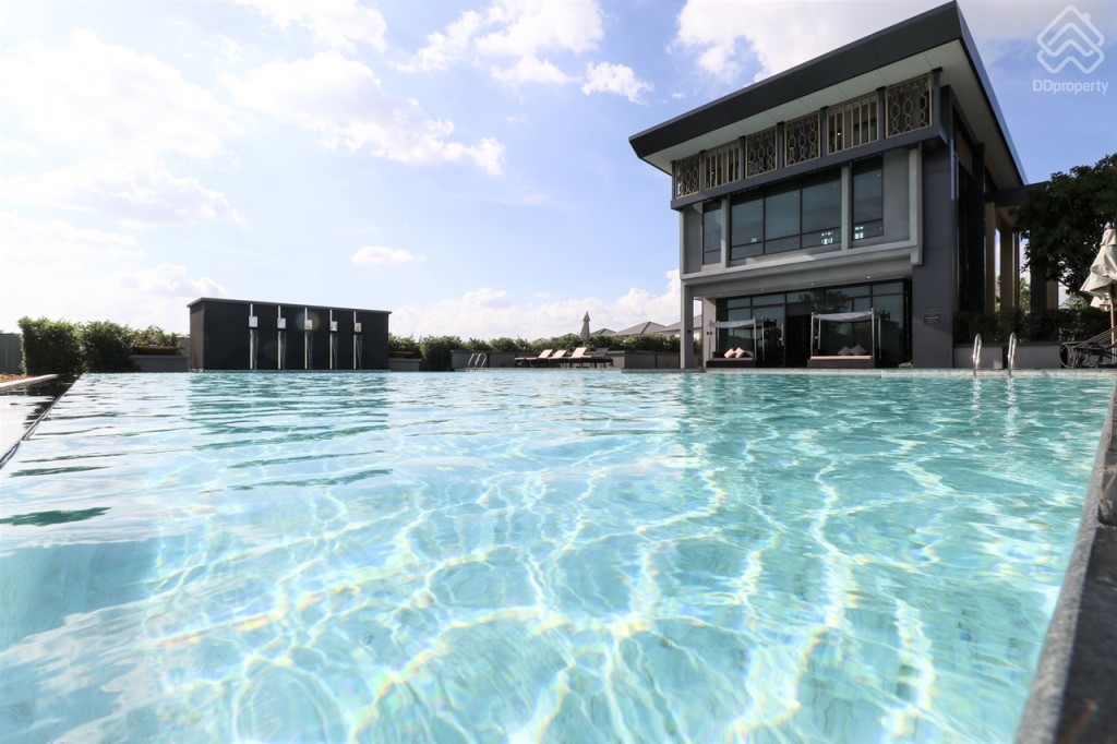 Passorn_Romklao_Ramkhamhaeng_Club_House2