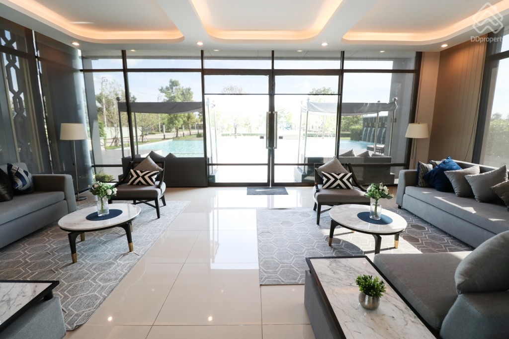 Passorn_Romklao_Ramkhamhaeng_Club_House3