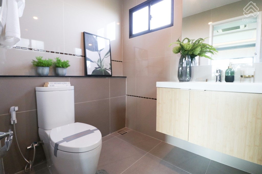 Passorn_Romklao_Ramkhamhaeng_EX_HOME9