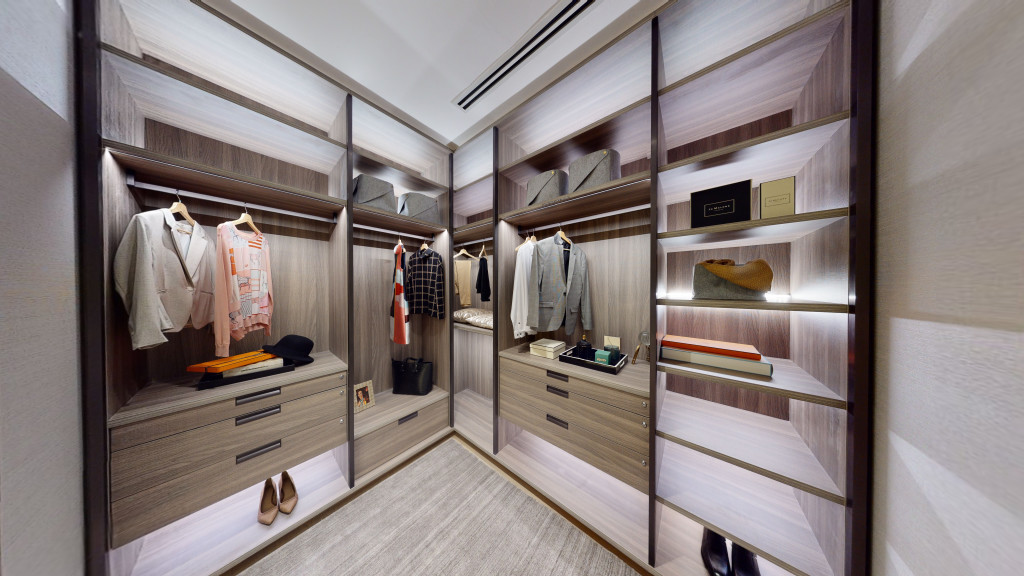The-Avenir-4-Bedroom-Family-8 walk in closet