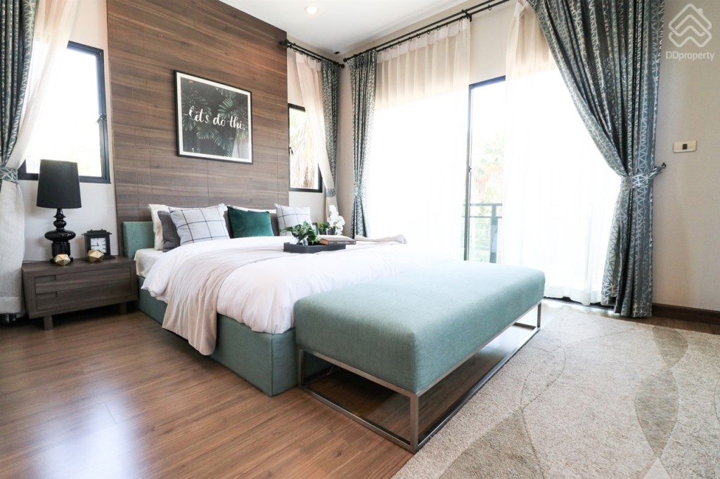 The_Plant_and_netura_trend_Wongwaen_Lumlukka_Klong_5_Ex_17