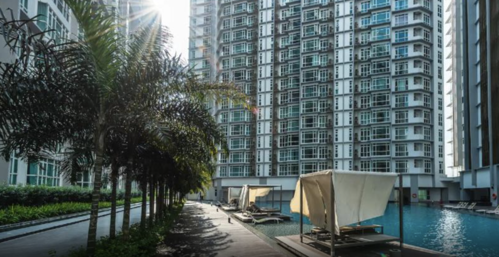 Central Residence is a development of SOHO units and serviced residences by Yuk Tung Group in Sungai Besi. 