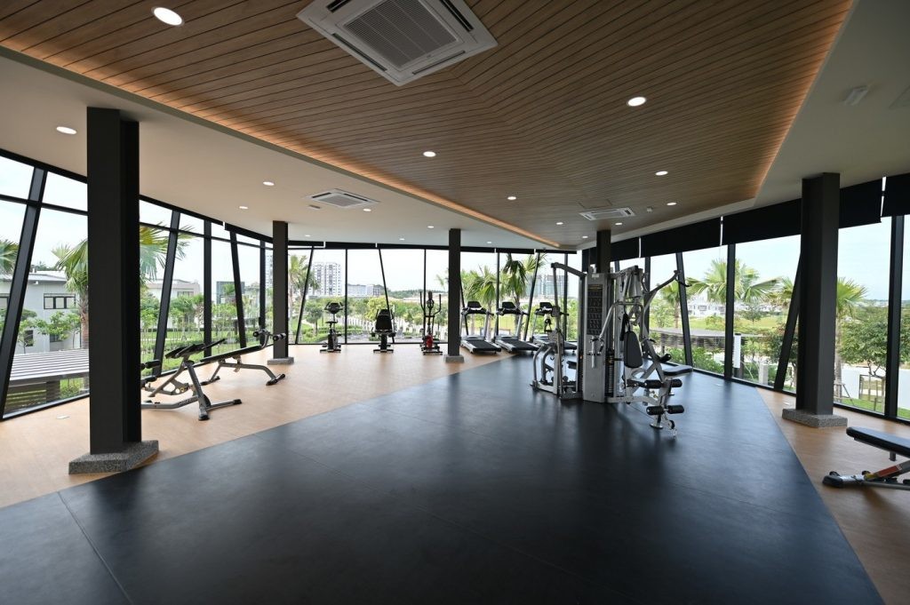 Maple Residence features 8 acres of green landscaping and a 3.97-acre central park