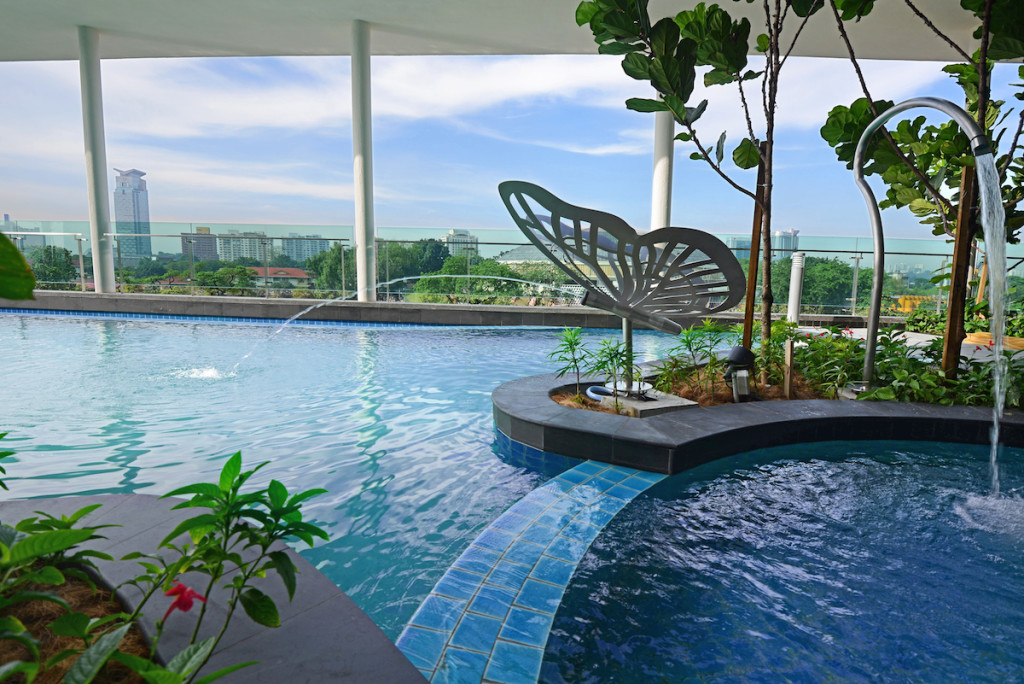 Casa Residency offers facilities, including an infinity swimming pool, children’s wading pool, sauna, gymnasium, changing rooms, and children’s playground