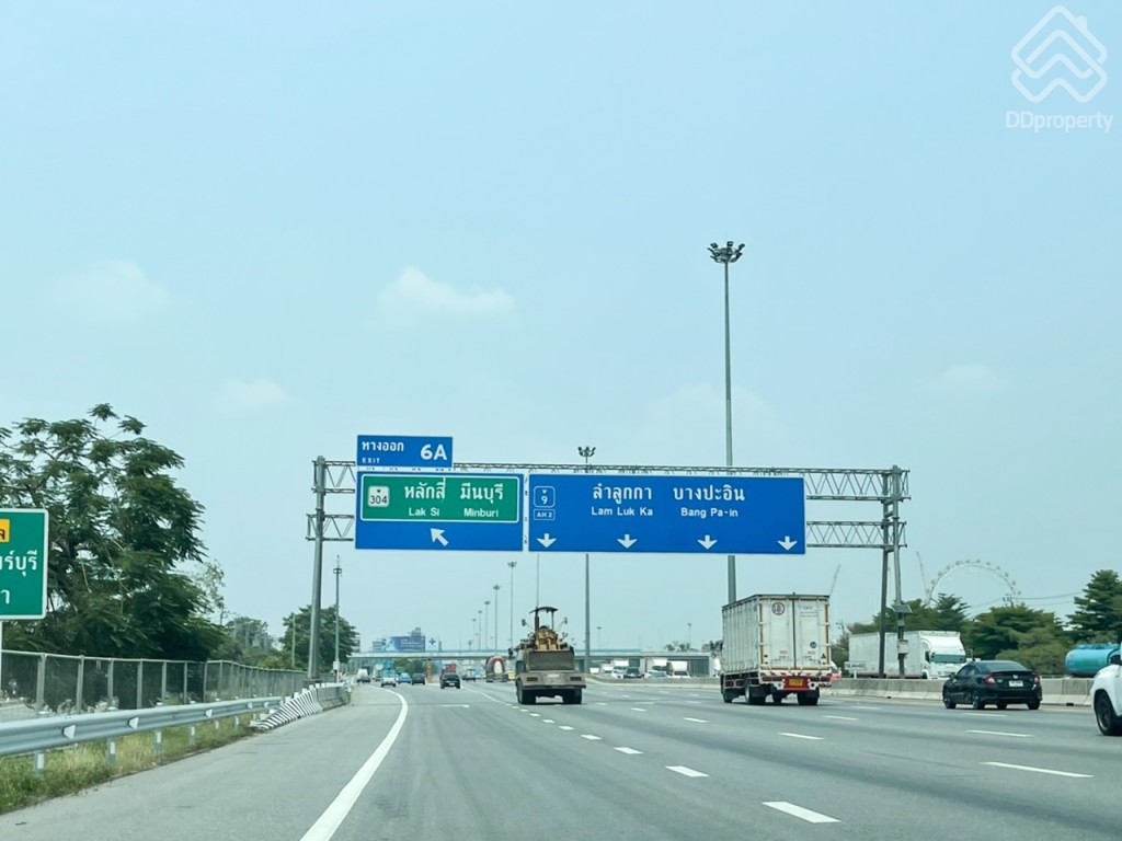 Landmark_grand_station_Location2