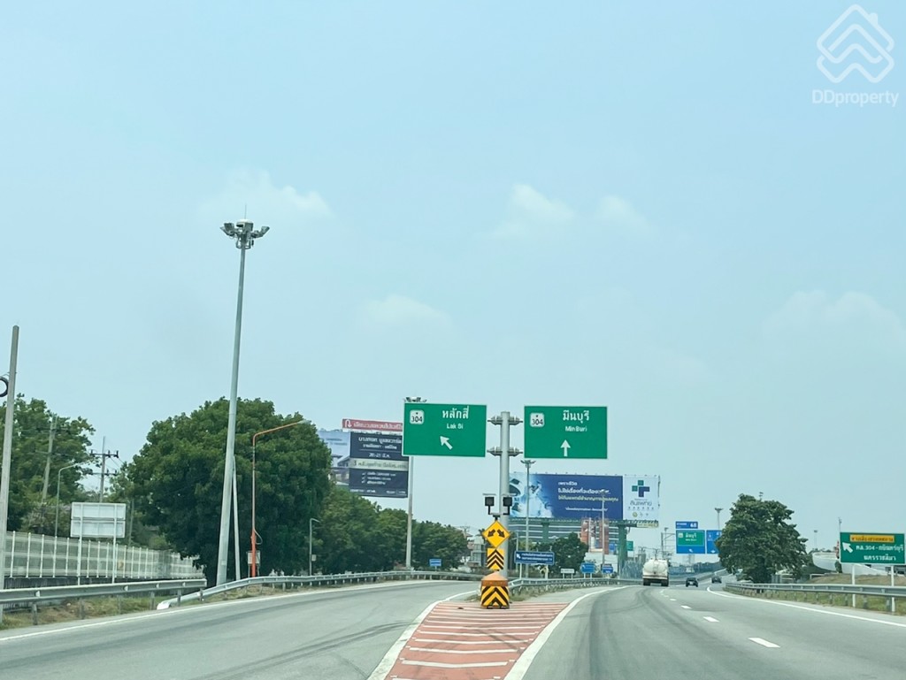 Landmark_grand_station_Location3