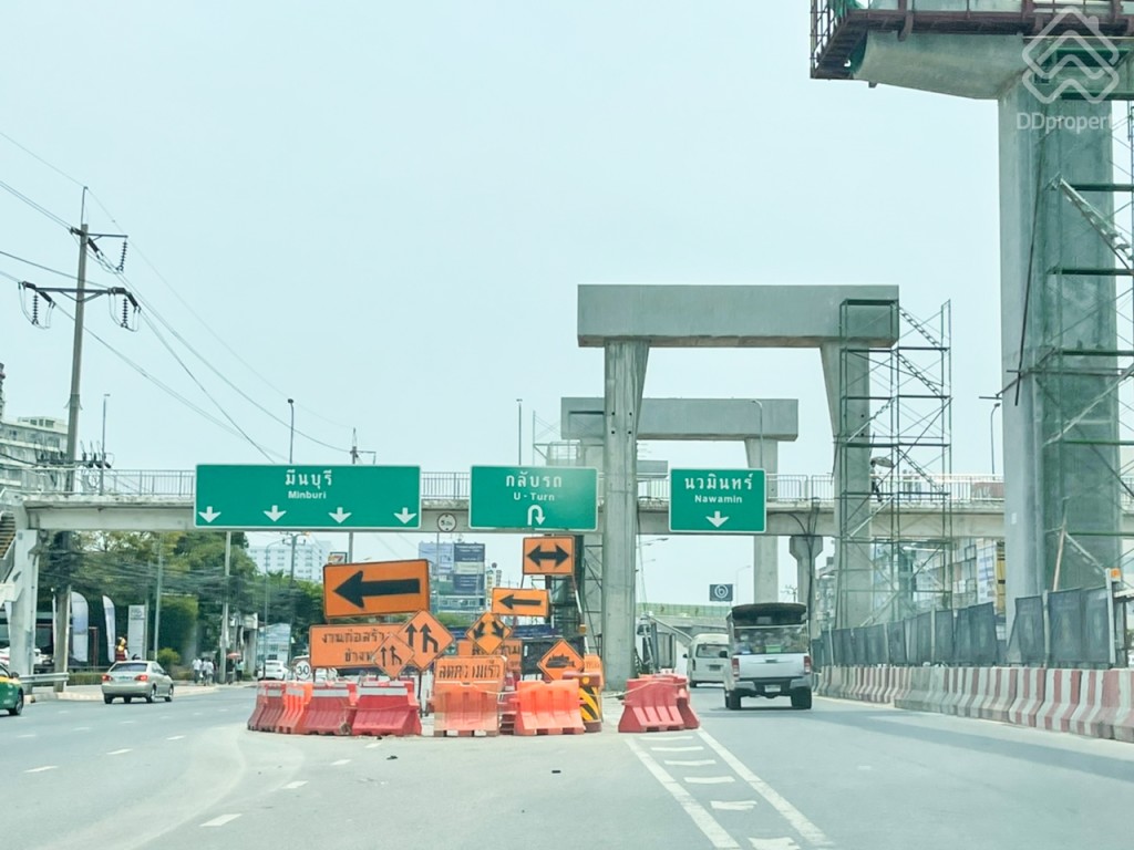 Landmark_grand_station_Location5