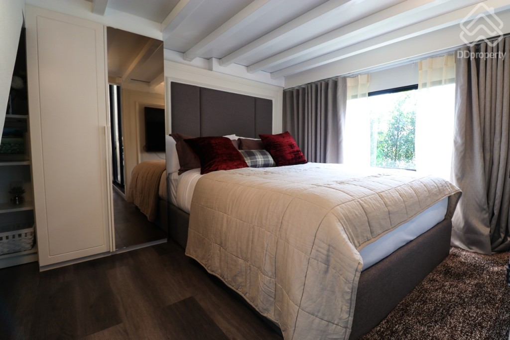 Landmark_grand_station_Room_16