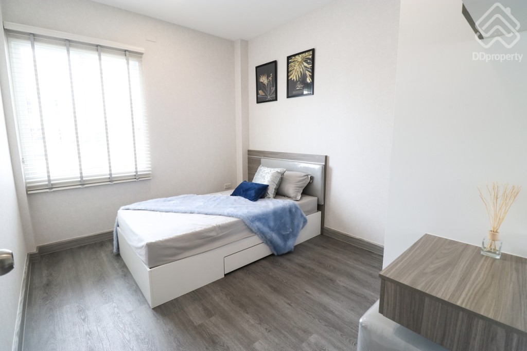 The-Eiffel-Ramkhamhaeng-Mistine-Home10