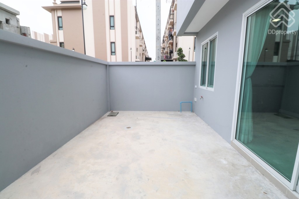 The-Eiffel-Ramkhamhaeng-Mistine-Home6