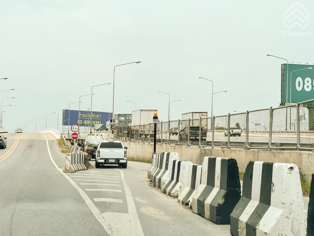 The-Eiffel-Ramkhamhaeng-Mistine-Location3