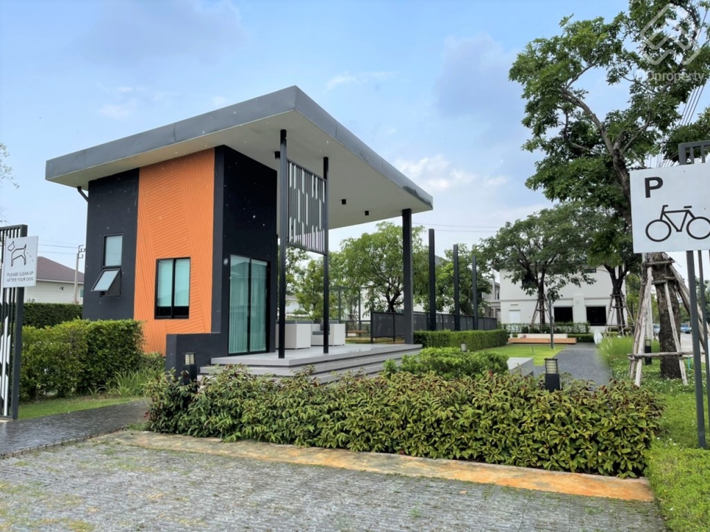 The-Rux-Ramintra-Hathairat-Clubhouse1-001