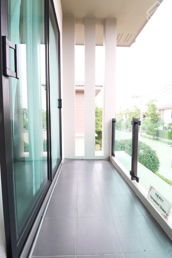 The-Rux-Ramintra-Hathairat-home12