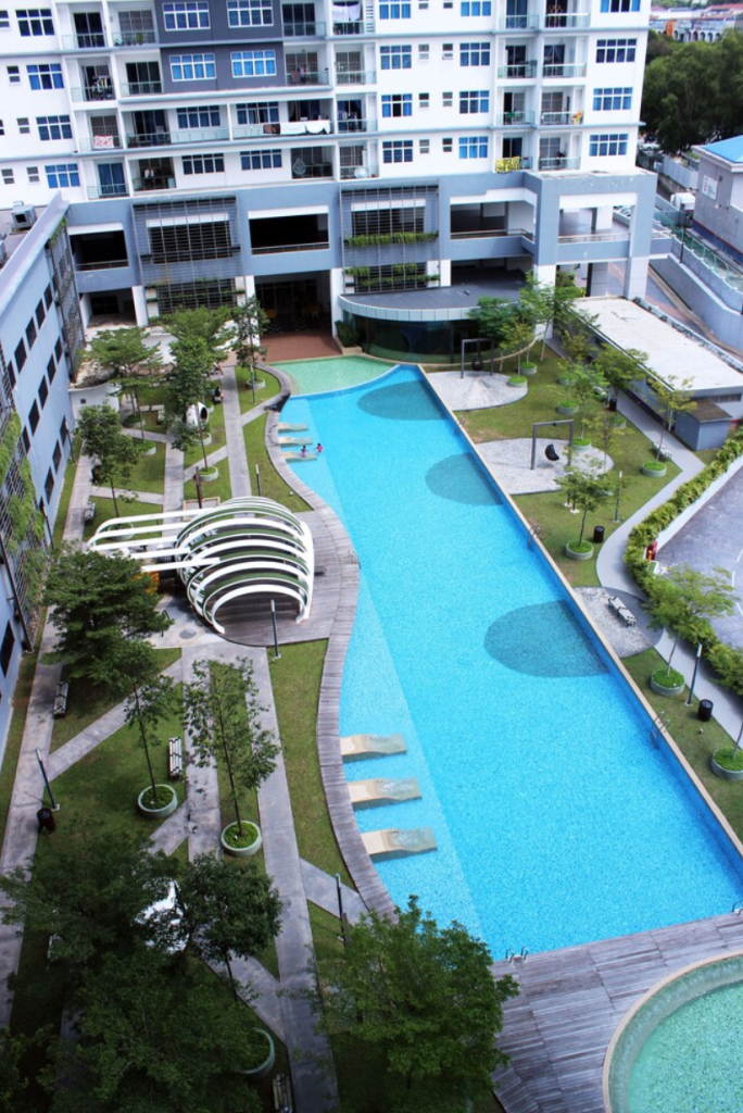 Unit layouts are functional and practical, offering 1, 2 or 3 bedrooms with either the city view, or the view of the stylish facilities deck.