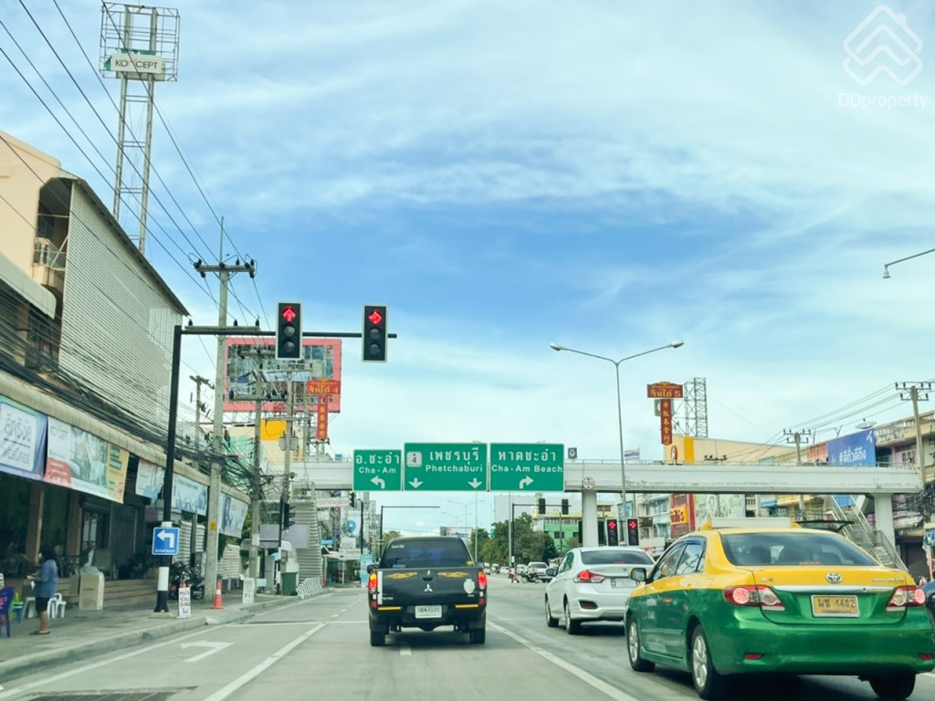 BLU-Cha-Am–Hua-Hin-Condo-Location1