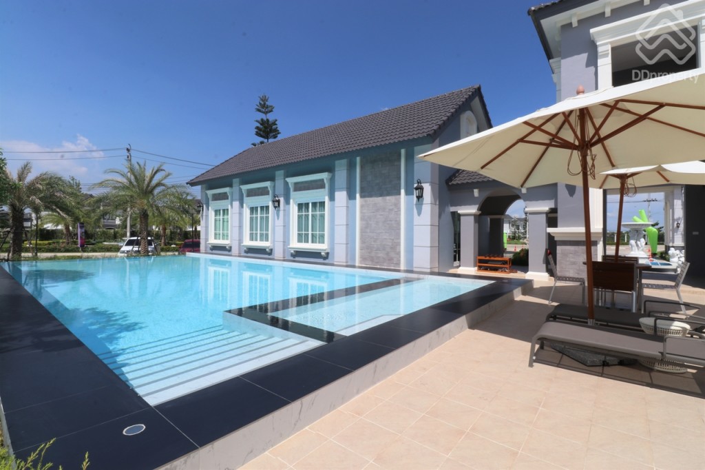 Golden-Town-2-Ramintra-Wongwaen-Facility1