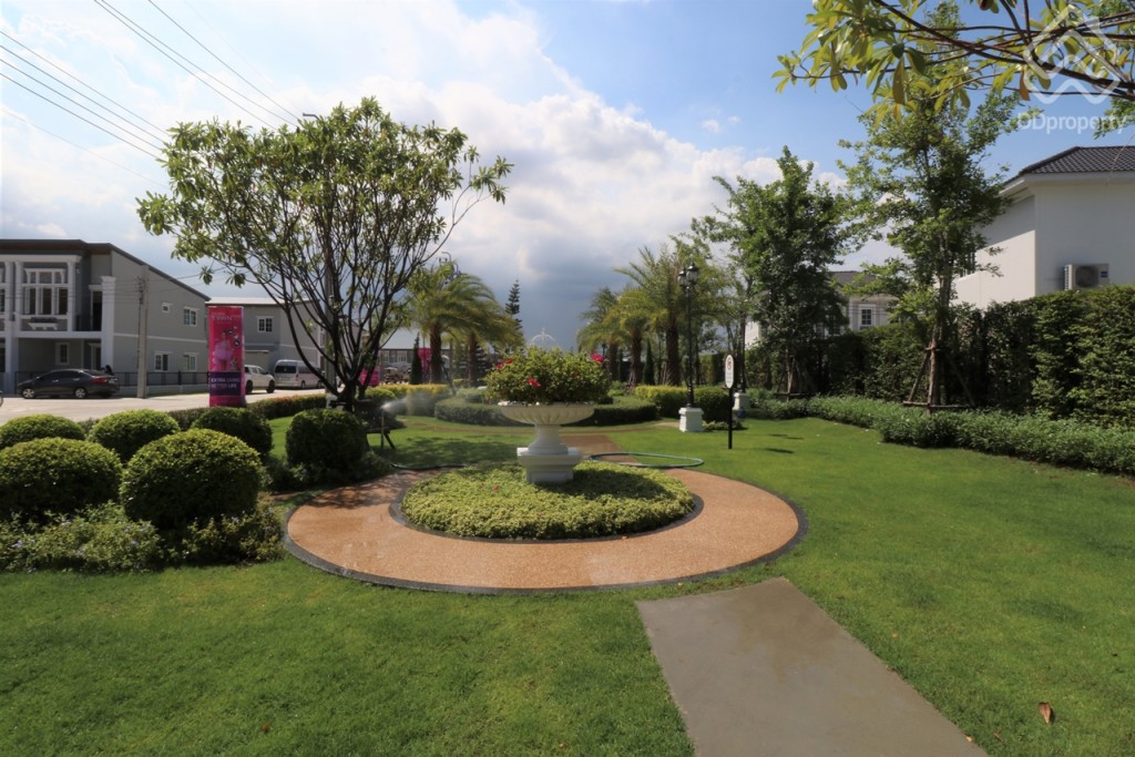 Golden-Town-2-Ramintra-Wongwaen-Facility3